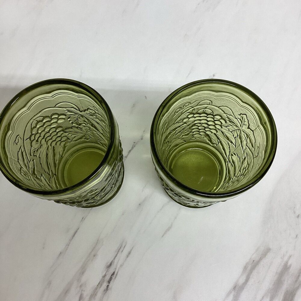 Vintage Avocado Green Tumblers Imperial Glass Grape Leaves scalloped top 70s-80 - Picture 3 of 7